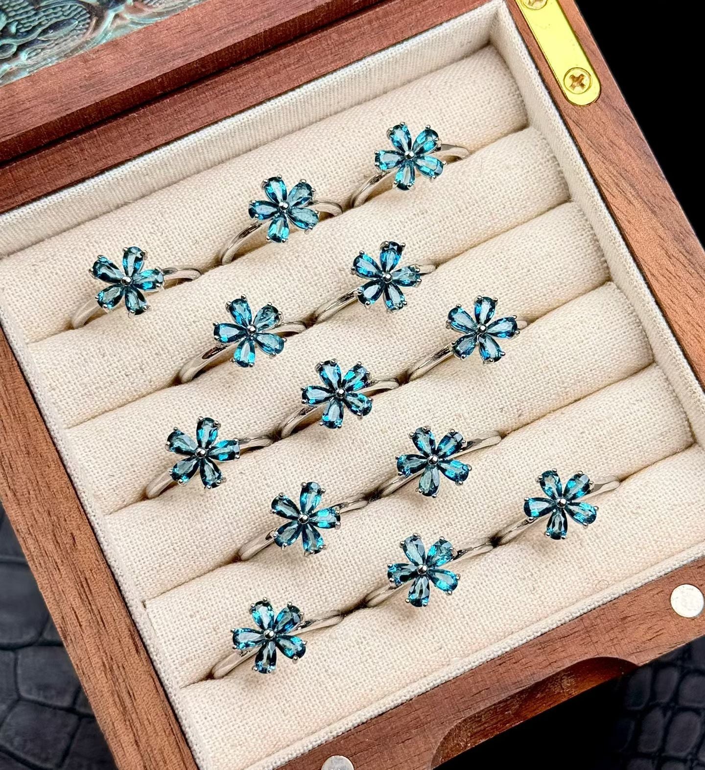 Adjustable Cooper Silver Plated Crystal Ring Crystal Healing Bulk Wholesale