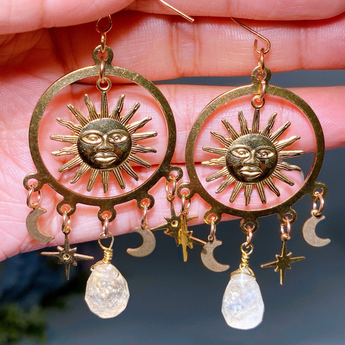 Golden Color Suns Face Crystal Earrings Crystal Healing Bulk Wholesale