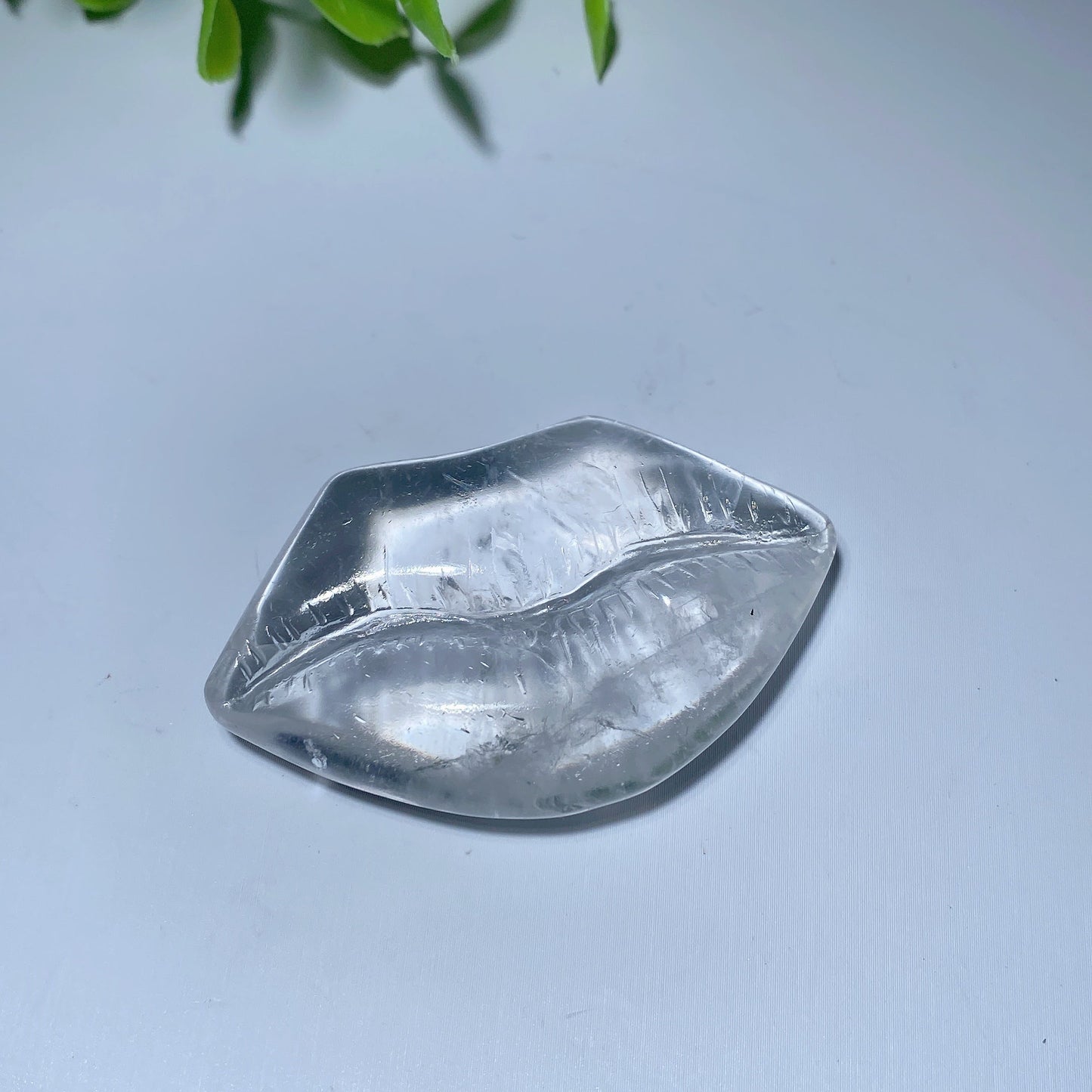 2.0" Mixed Crystal Lips Carving Bulk Wholesale