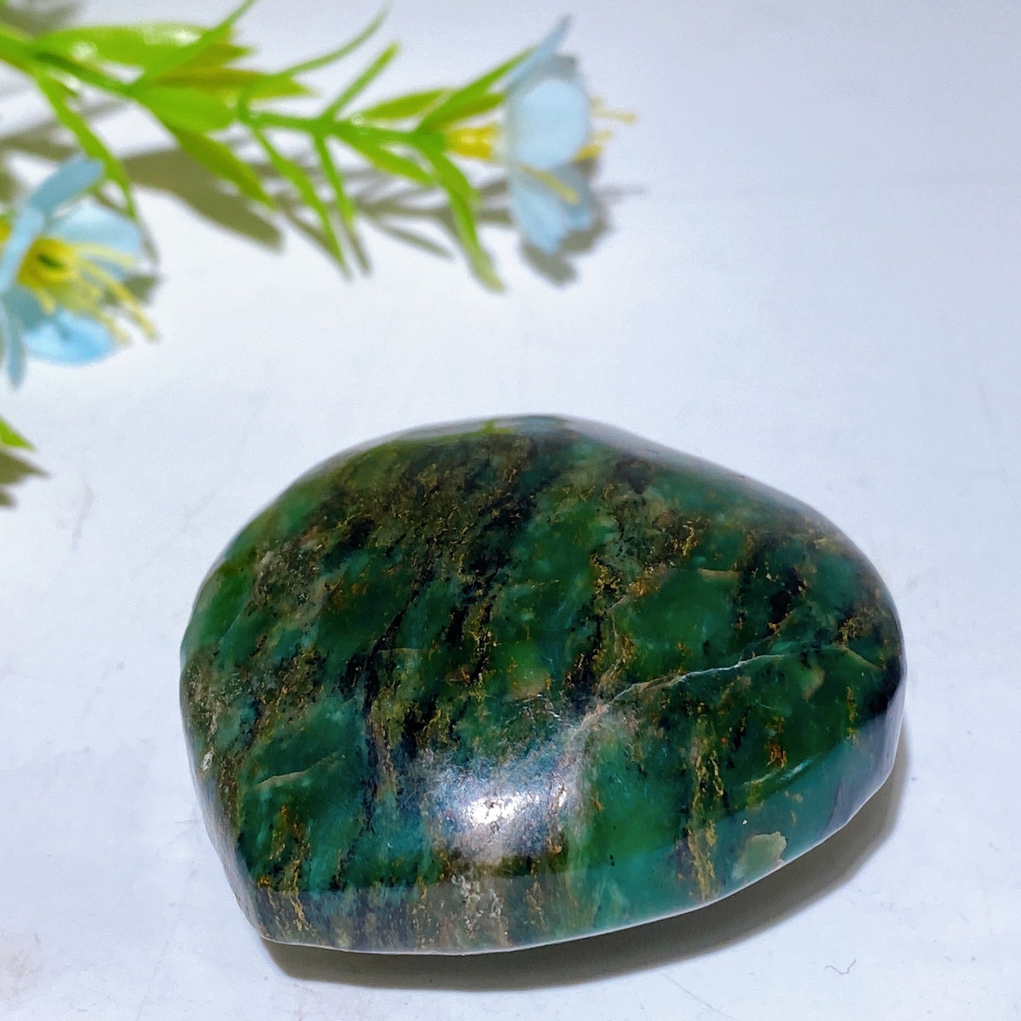1.9"-3.7" Emerald Carving Crystal Healing Bulk Wholesale