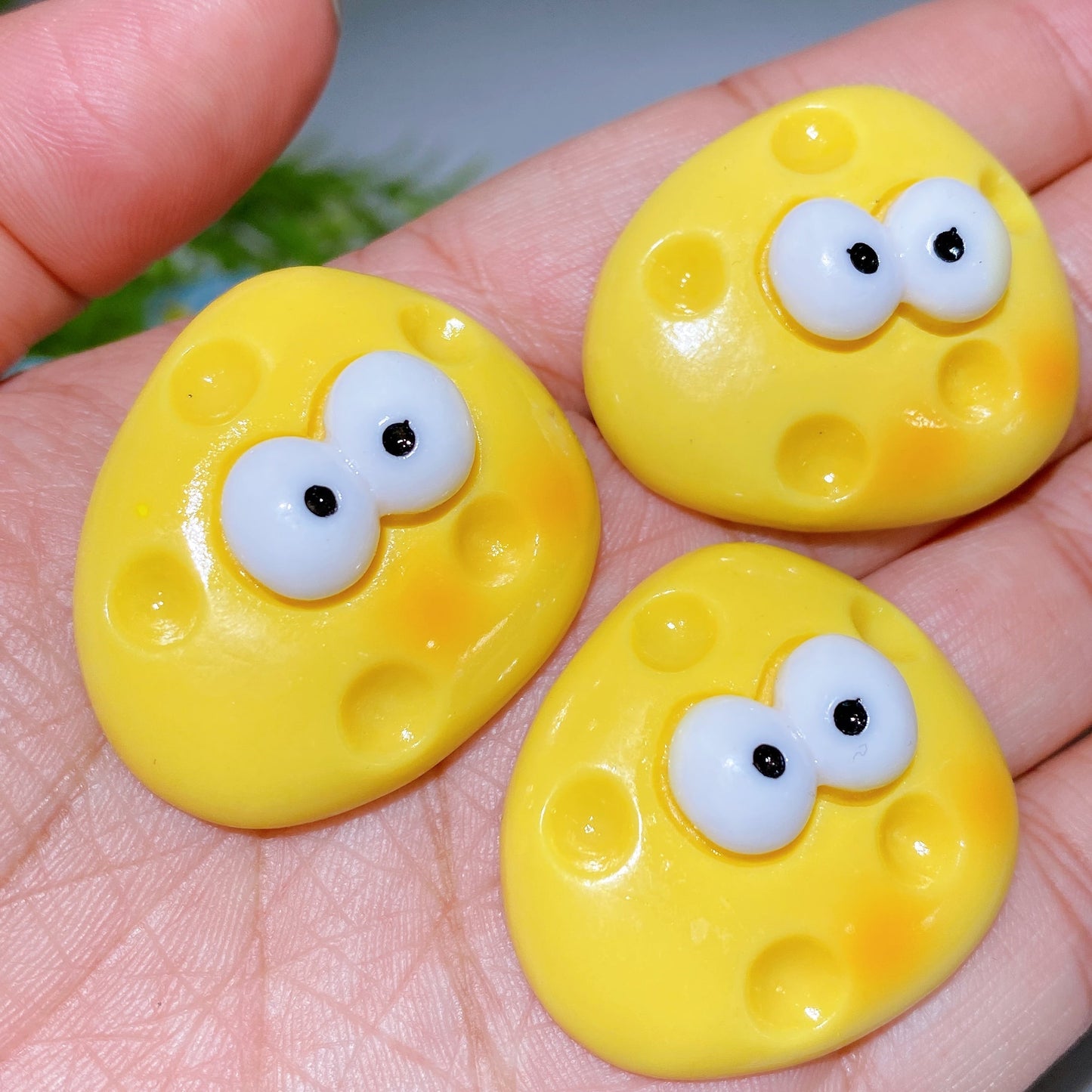 1.5" Resin Cheese Crystal Healing Bulk Wholesale