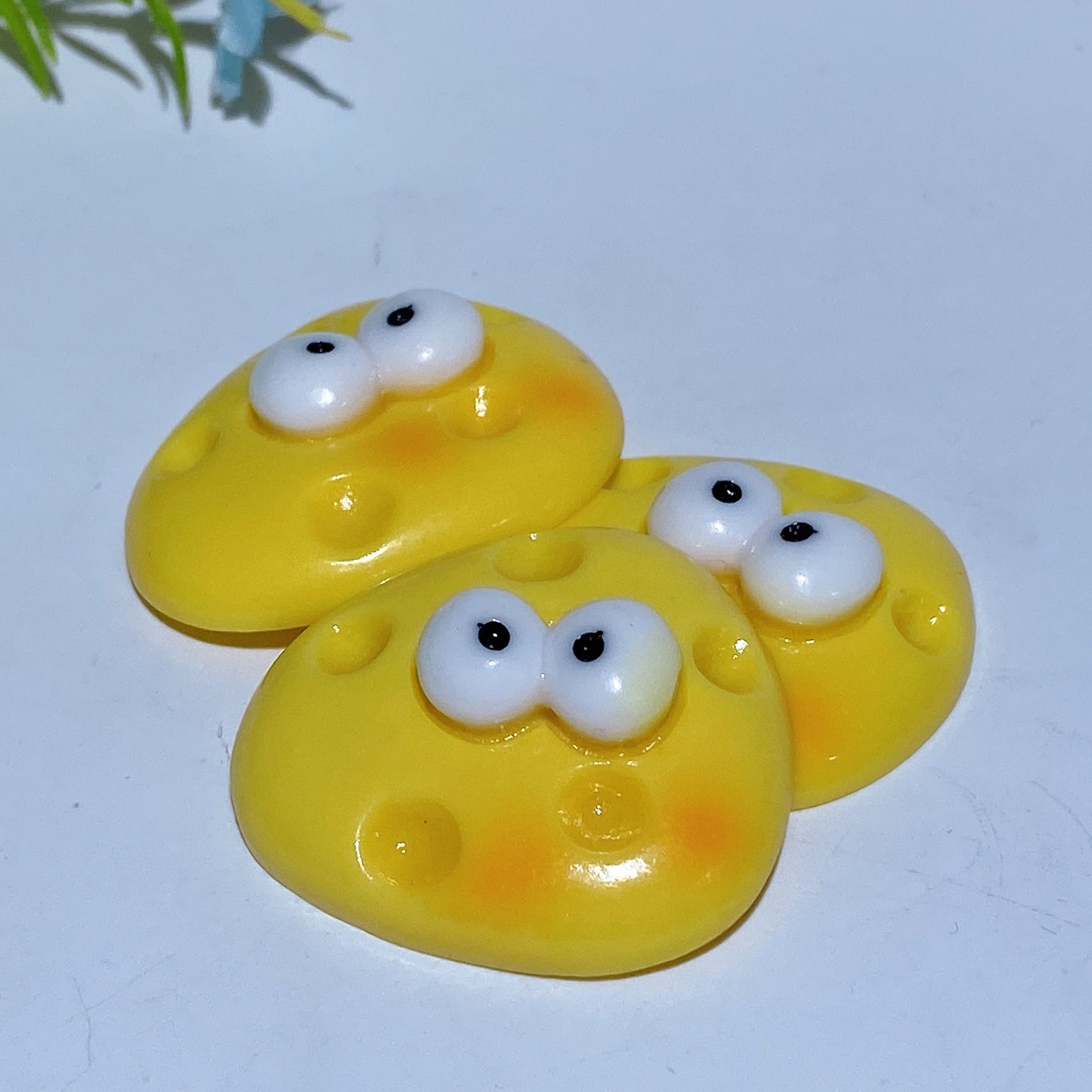 1.5" Resin Cheese Crystal Healing Bulk Wholesale