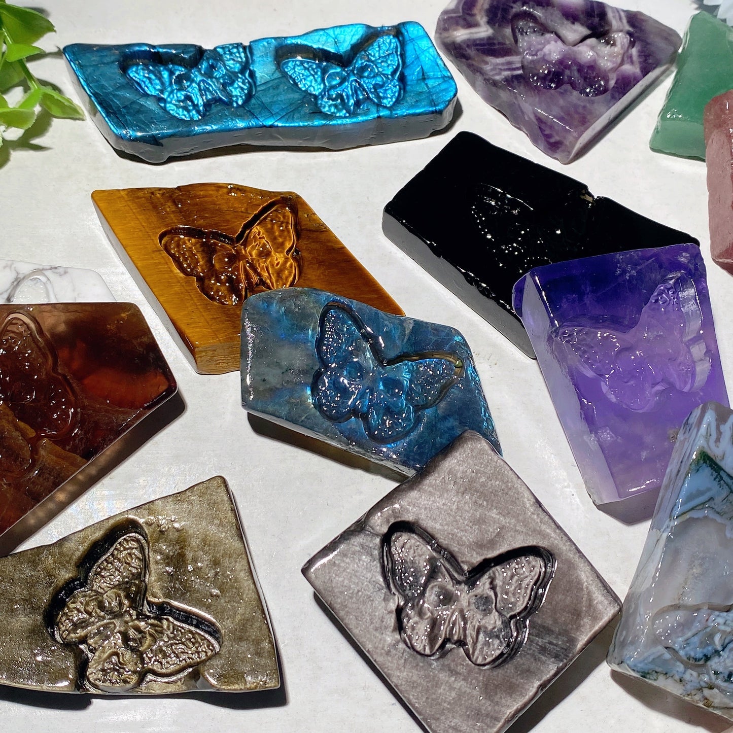 1.8"-2.2" Mixed Crystal Irregular Shape Slabs with Butterfly Skull Carvings Bulk Wholesale