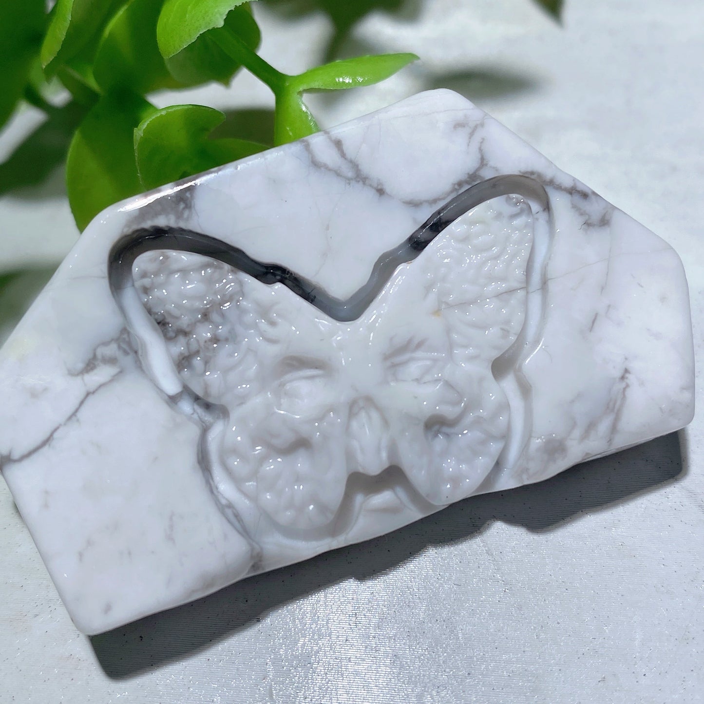 1.8"-2.2" Mixed Crystal Irregular Shape Slabs with Butterfly Skull Carvings Bulk Wholesale