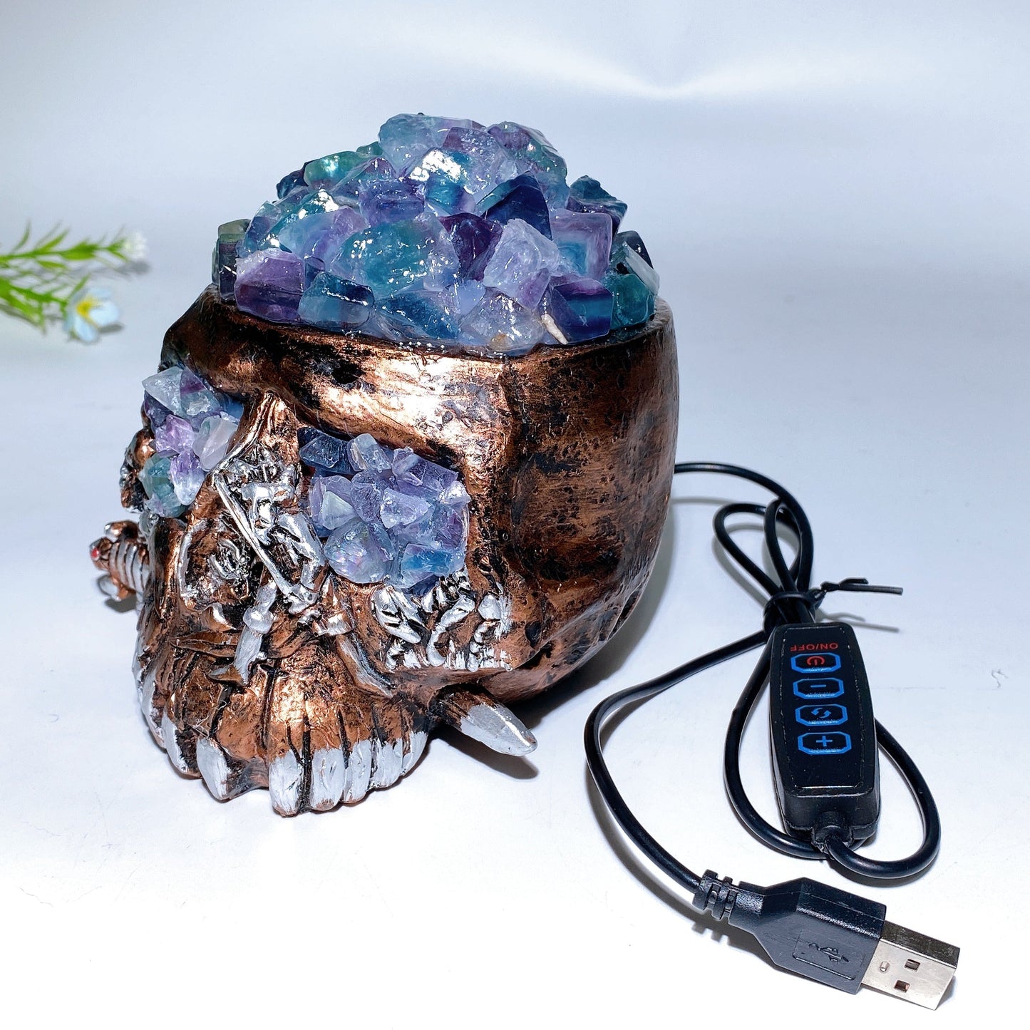 Fluorite Celestite Raw Chips Resin Skull Lamp with USB Crystal Healing Bulk Wholesale